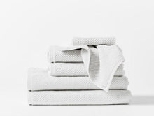 Load image into Gallery viewer, Airweight 6 Piece Towels Organic Towels - The Mattress Experts - Cayman Islands, Grand Cayman, George Town, organic, organic bedding, organic duvet, bedding, sheets, sheets sets, linen, linens, cotton, all natural, natural, organics, organic store, organic apparel, pillows, organic pillows, Coyuchi, towels, organic towels, apparel, organic apparel, organic clothes, organic clothing