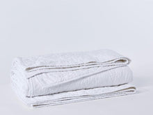 Load image into Gallery viewer, Manzanita Organic Handstitched Quilt - The Mattress Experts - Cayman Islands, linens, linen, sheets, sheet sets, organic, Cayman, Grand Cayman, Mattress, mattresses, matress, matresses, matress experts, mattress expert, mattress experts, Mattress Gallery, blankets, duvets, comforters, blanket, organic, pillow, pillows, linen, linens, sheets, sheet sets, bedding, tempurpedic, platform beds, coyuchi