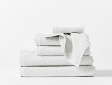 Load image into Gallery viewer, Airweight 6 Piece Towels Organic Towels - The Mattress Experts - Cayman Islands, Grand Cayman, George Town, organic, organic bedding, organic duvet, bedding, sheets, sheets sets, linen, linens, cotton, all natural, natural, organics, organic store, organic apparel, pillows, organic pillows, Coyuchi, towels, organic towels, apparel, organic apparel, organic clothes, organic clothing

